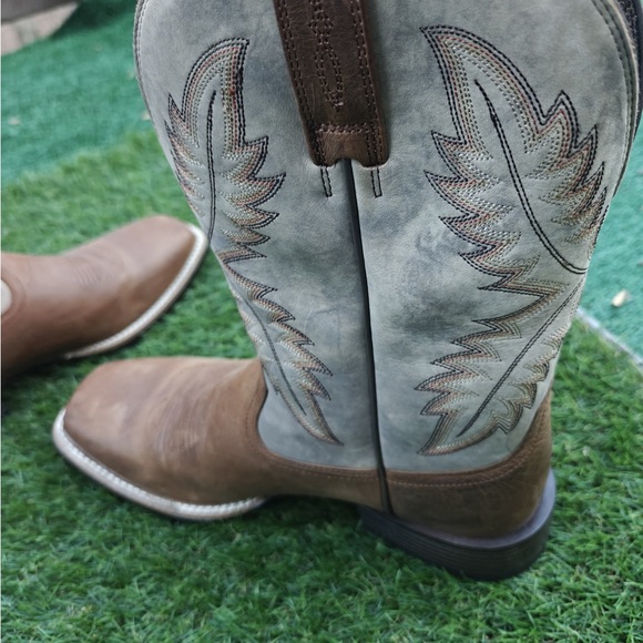 Ariat Men's Rawly Ultra Leather Cowboy Boot in Barrel Brown/Orro Brown. Size 11D - Picture 2 of 9